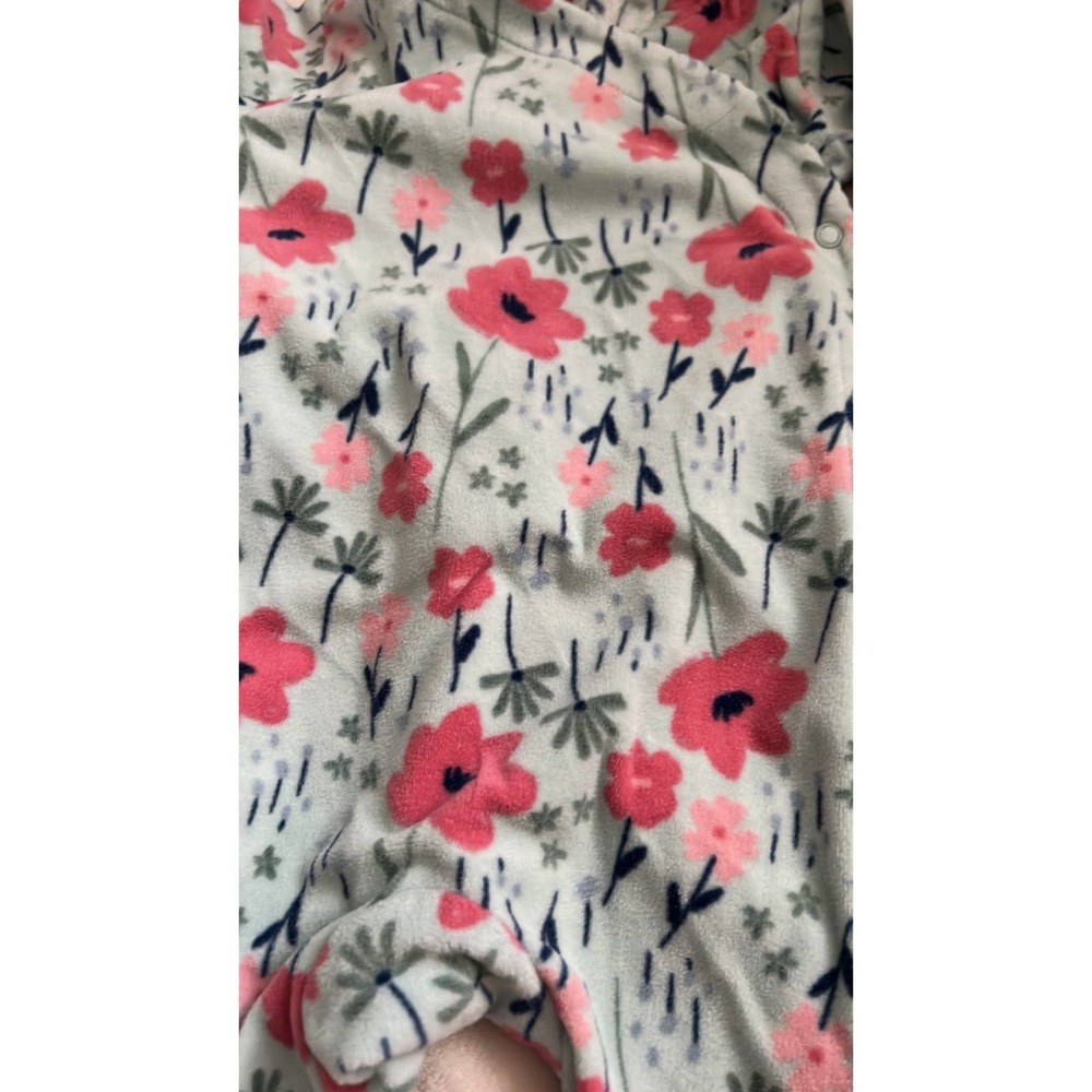 9 month girl’s fleece footed sleeper with snaps - Picture 2 of 7